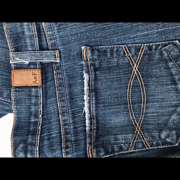 Women's Abercrombie jeans - Picture 2 of 5